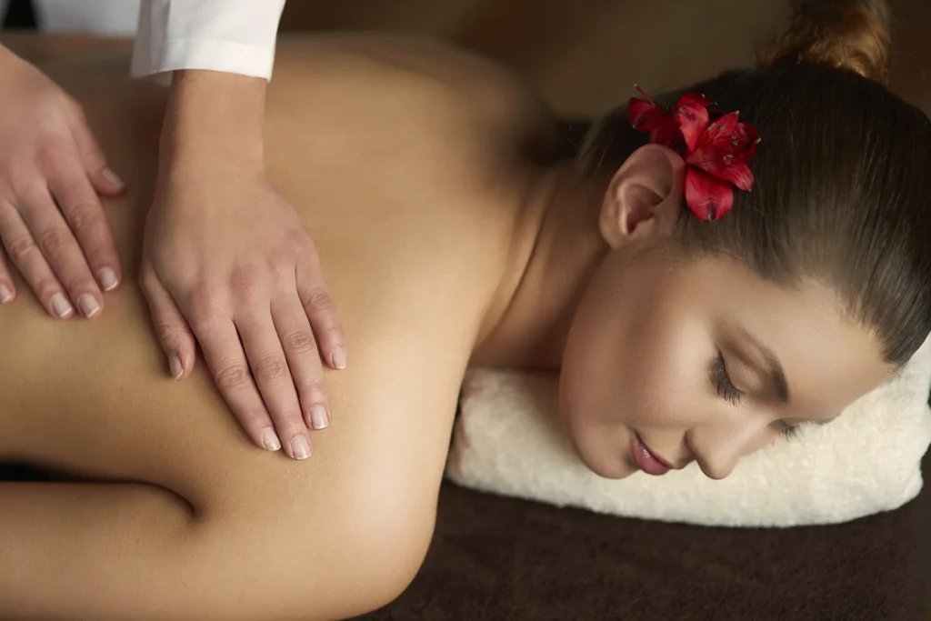 Une formation au massage balinais chez Academy Swiss Esthetique sur Genève